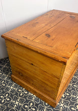 Load image into Gallery viewer, Antique Victorian pine trunk dating from the late 19th century.