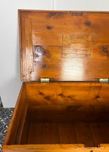 Load image into Gallery viewer, Antique Victorian pine trunk dating from the late 19th century.

