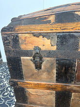 Load image into Gallery viewer, Antique Victorian 19th Century Dome Trunk, Steamer Sea Chest
