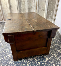 Load image into Gallery viewer, Antique Korean Ssal-Duiji ( Rice Chest ) Late 19th to Early 20th Century, Historical Asian Furniture, Table Trunk
