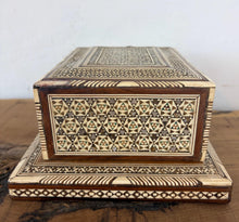 Load image into Gallery viewer, Vintage Middle Eastern Inlaid Wooden Cigarette Box – Mother of Pearl Mosaic
