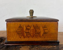 Load image into Gallery viewer, Removable Lid with Solid Brass Hardware, the box is fitted with a fully removable, beautifully polished dark wood lid. A distinctive, diamond-shaped brass finial serves as the handle, adding an elegant metallic contrast to the rich wood tones and highlighting the geometric principles central to Art Deco design.
