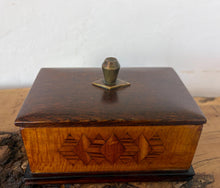 Load image into Gallery viewer, Removable Lid with Solid Brass Hardware, the box is fitted with a fully removable, beautifully polished dark wood lid. A distinctive, diamond-shaped brass finial serves as the handle, adding an elegant metallic contrast to the rich wood tones and highlighting the geometric principles central to Art Deco design.
